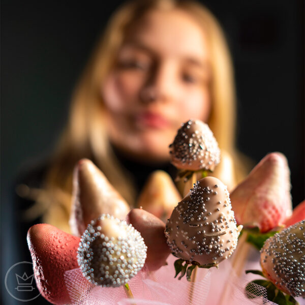 Maasikad šokolaadis Lilija Suburg